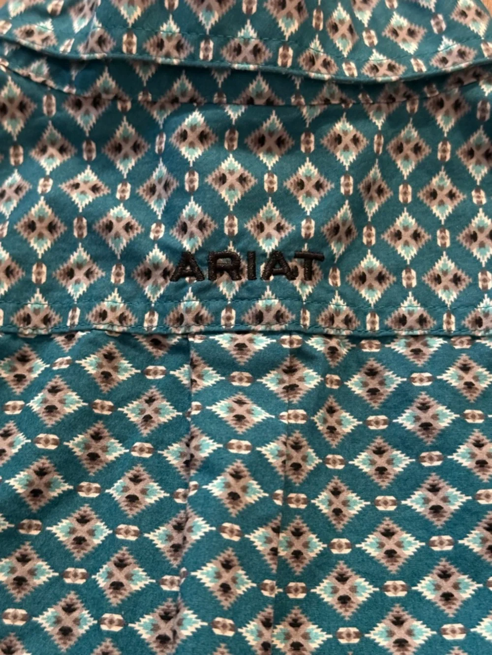 Ariat Green Southwest Patterned Long Sleeve Button-Down Western Shirt Size 8